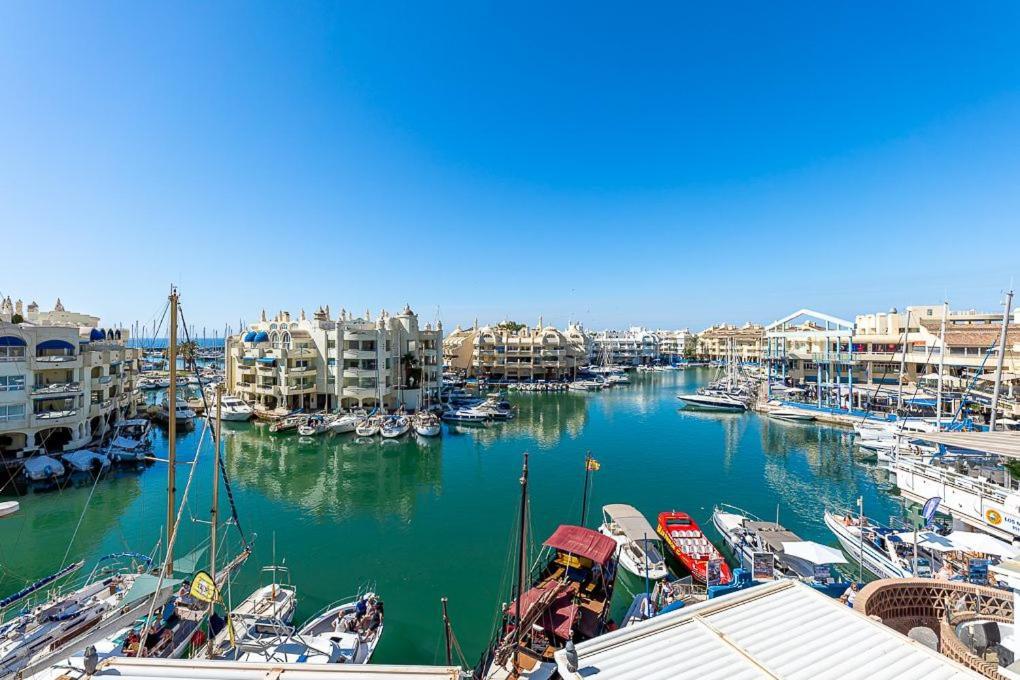 Puerto De Benalmadena Apartamento Vacacional Con Vistas Al Mar Y Yates Tres Habitaciones 2 Banos Eksteriør billede